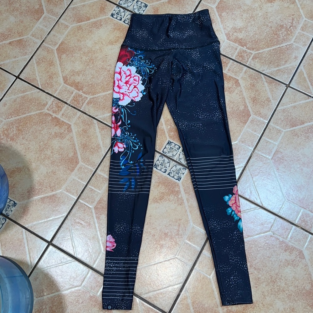 Onzie leggings yoga tights pants bottoms
